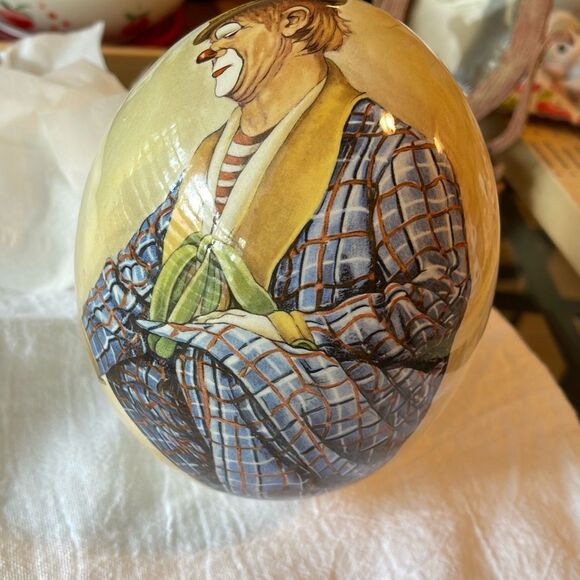Vintage large porcelain egg. Whimsical clown spinning a top. Wausau Awards - Picture 1 of 9